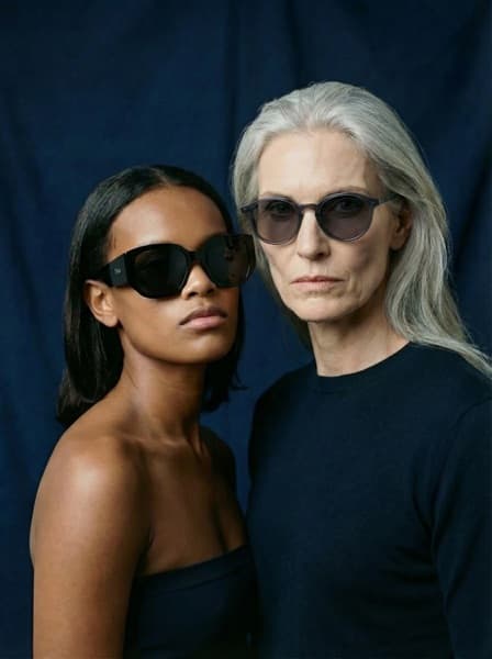 Two models with sunglasses