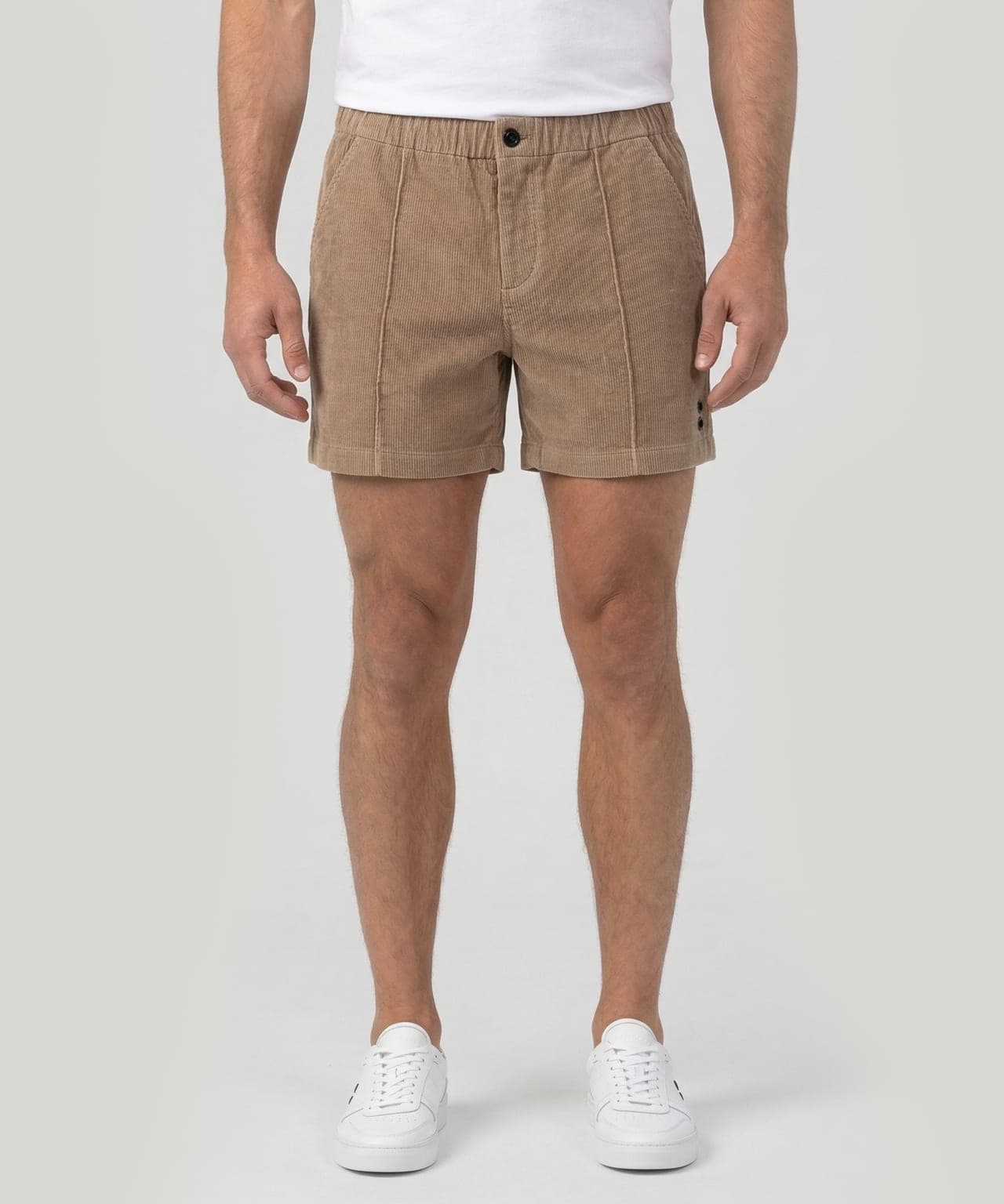 Ron Dorff corduroy tennis shorts, on-model