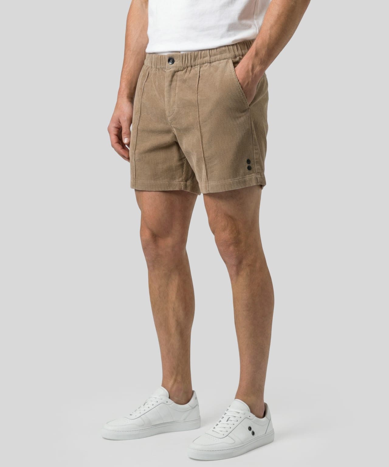 Ron Dorff corduroy tennis shorts, on-model